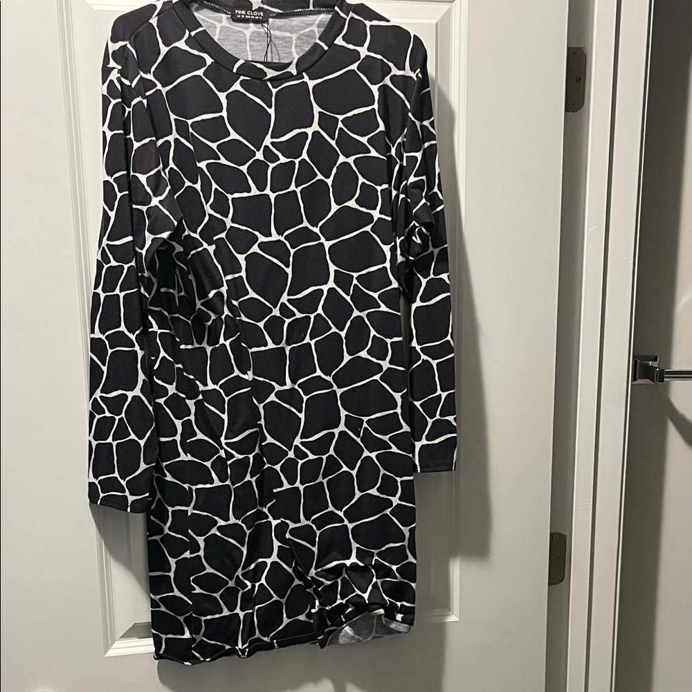 Pink Clove Black and White Long Sleeve Dress